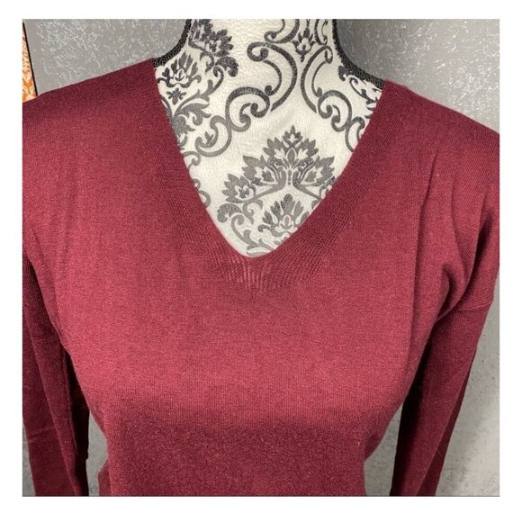Vimmia Shavasana Reversible Sweater in Burgundy.  Long sleeve athleisure top - Picture 5 of 10